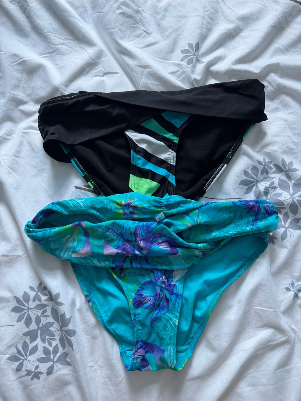 La Vie en Rose Teal Floral & Black Colorblock Swim Bottoms